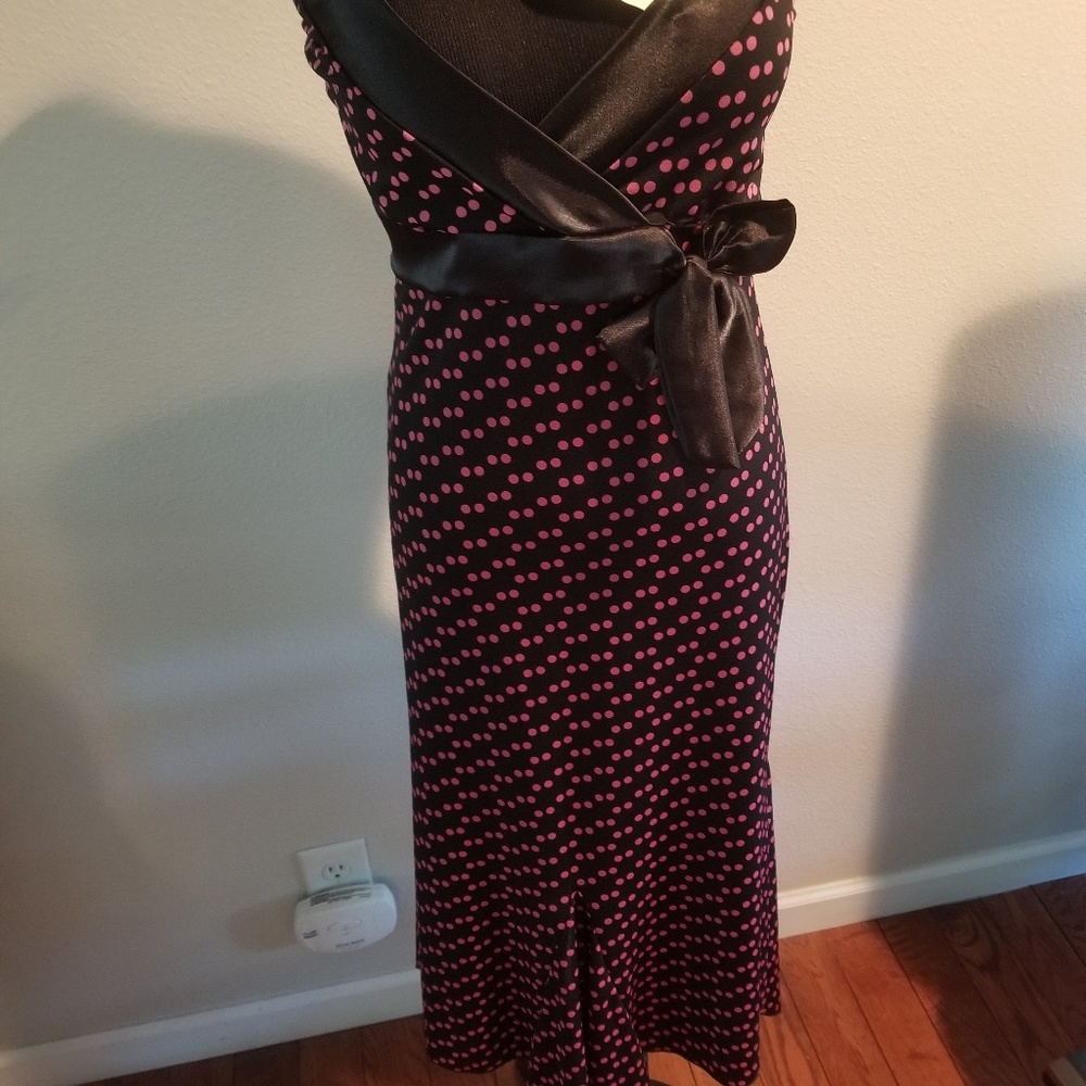 Dress - Picture 2 of 2